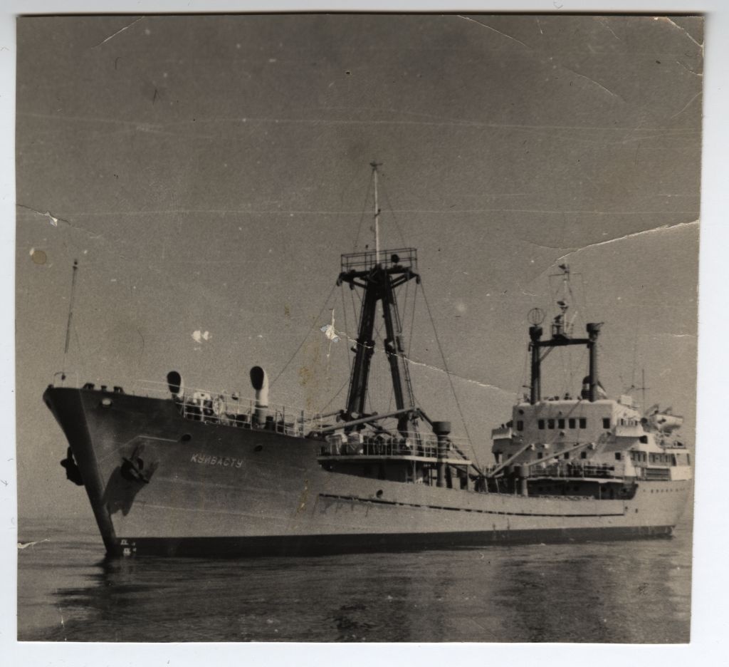 Mootorlaev "Kuivastu" merel