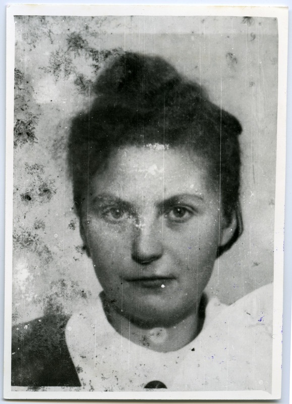 Eesti Riikliku Merelaevanduse Ehituskontori arveametnik Linda Tõkke portree