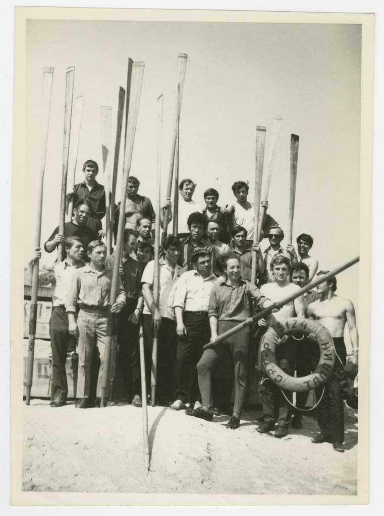 Pärnu Õppekursuste Kombinaadi madruste grupp ühispildil.
Grupifoto.
1972
