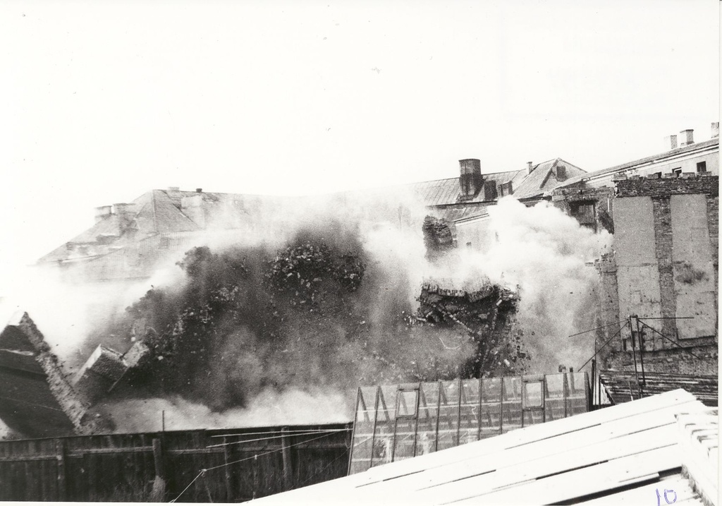 Valga "Säde" maja varemete õhkimine