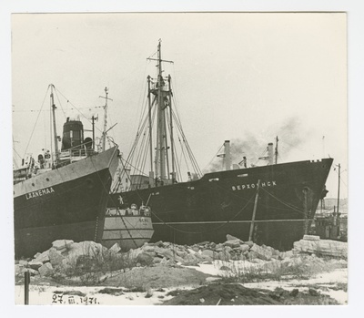 Foto. Laevad "Läänemaa", "Gerd" ja "Verhojansk" Tallinna uues Kalasadamas.
27.03.1971  similar photo