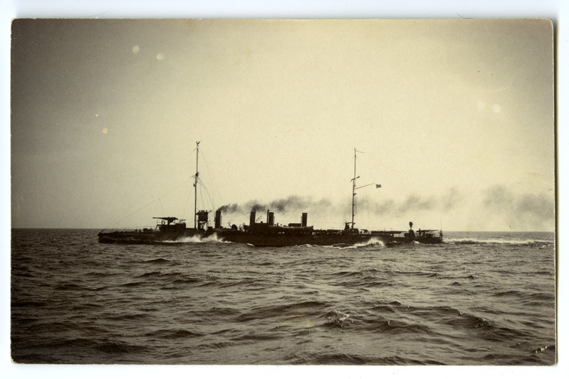 Aurulaev "Rezvõi" merel