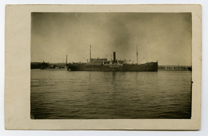 Aurulaev "Babylon" Tallinna sadamas