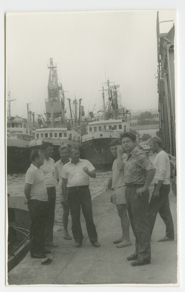 Kalatraaleri remondi ja vahetusmeeskonna(RPK/РПК) liikmed Senegalis, Dakaris.
Oktoober 1973