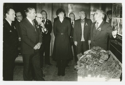 Eesti Riikliku Meremuuseumi 50.aastapäev : Näituse "Meremuuseumi varasalvest" avamine (vasakult) : G. Rosenberg, Herman Sepp, Hamlet Tiits, Karl Leemet, Paul Rohtlaan, Helgi Põllo, Leo Piik, Rudolf Remmelt, Ants Pärna.
30.01.1985  similar photo