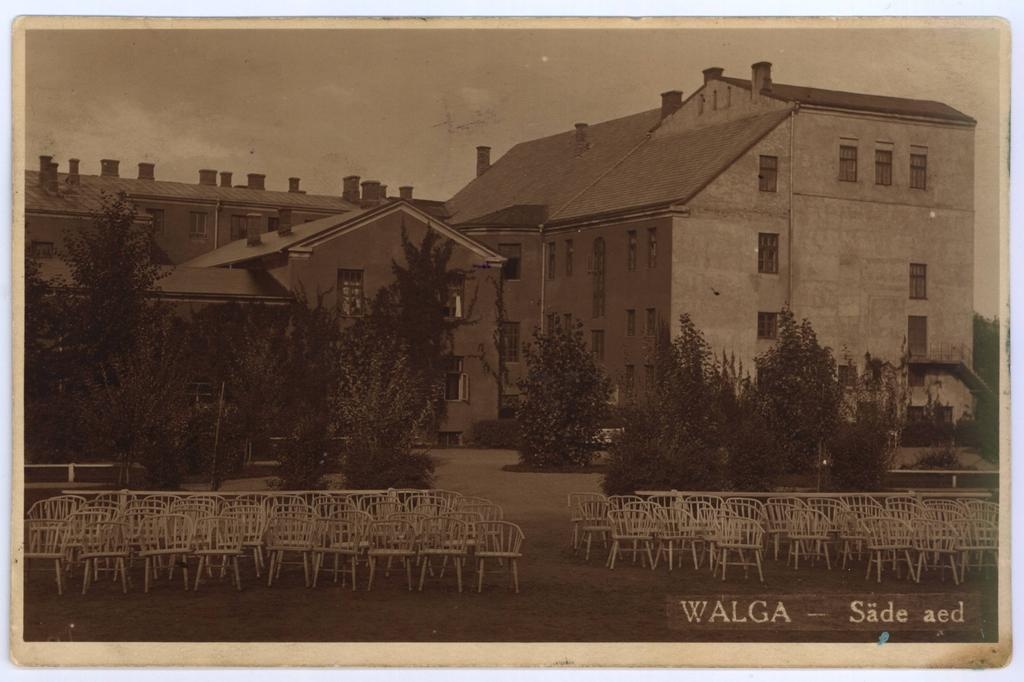 Valga. Säde hoone ja aed