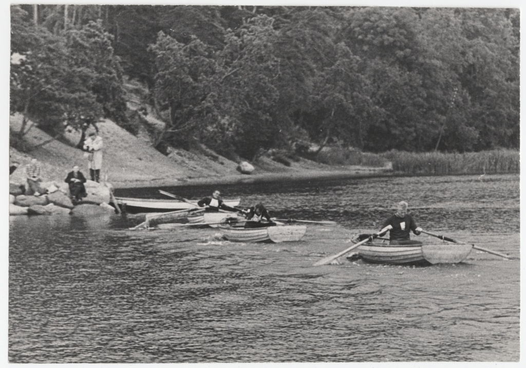 VSÜ "Kalev" Tallinna Kalaspordi Klubi ja Soome Kalastajate Keskuse Liidu vahelised sõudevõistlused Pirita jõel.
1968