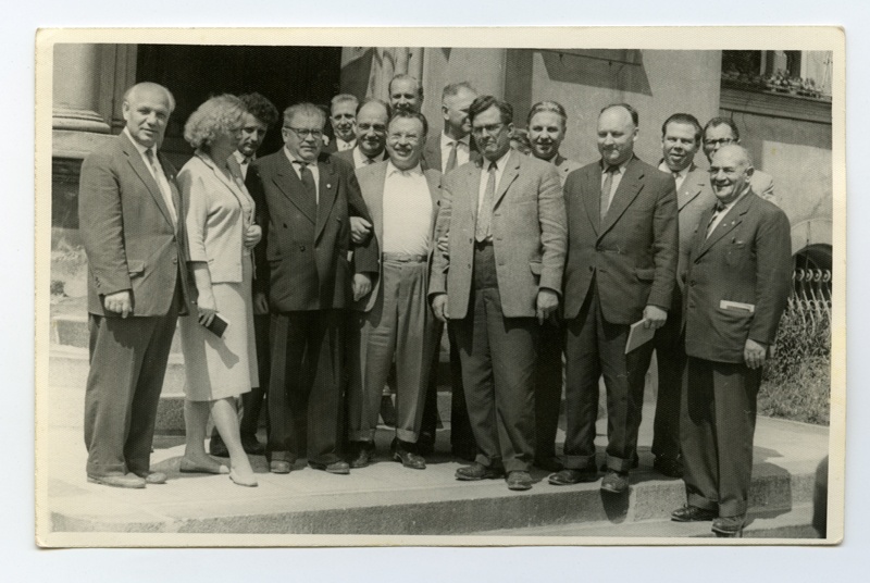 Grupifoto. Eesti Riikliku Merelaevanduse ülem Modest Käbin koos Ostsee-Zeitungi töötajatega.
12.07.1961