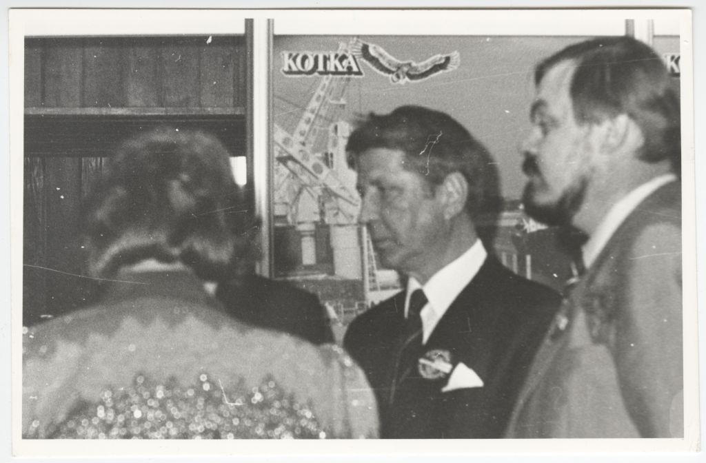 Kotka Kymenlaakson Museo (Maakonnamuuseum) näituse "Laeva lugu" avamine Eesti Riiklikus Meremuuseumis, Paksus Margareetas. Keskel Kotka linnapea Paul Erik Sutela.
18.05.1985