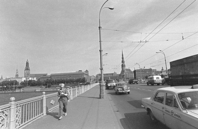 Riia. Oktoobri sild.  similar photo
