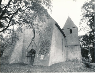 Foto. Ridala kirik, vaade lääneportaalile. 19.06.1980.  similar photo