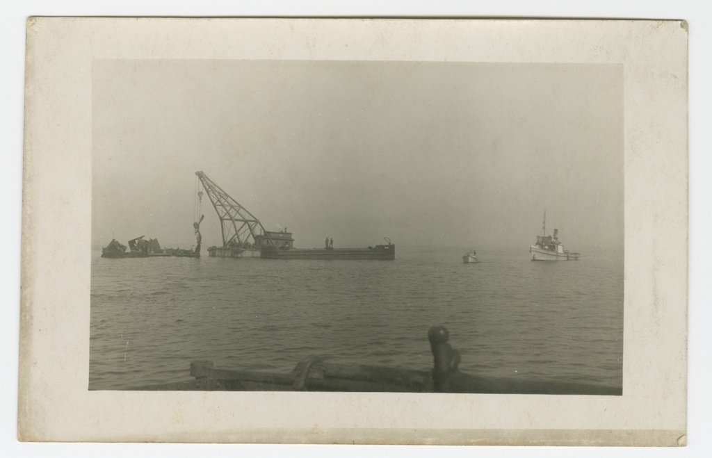 Merendusteemaline foto Herman Vastopäele kuulunud albumist.