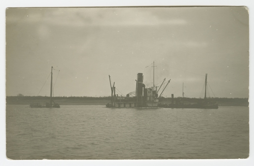 Merendusteemaline foto Herman Vastopäele kuulunud albumist.