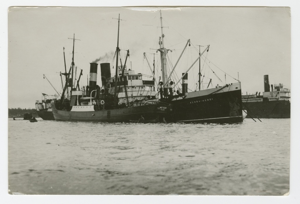 Merendusteemaline foto Herman Vastopäele kuulunud albumist.
