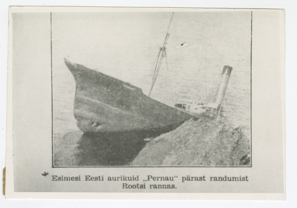 Eesti esimesi aurikuid "Pernau" pärast randumist Rootsi rannas