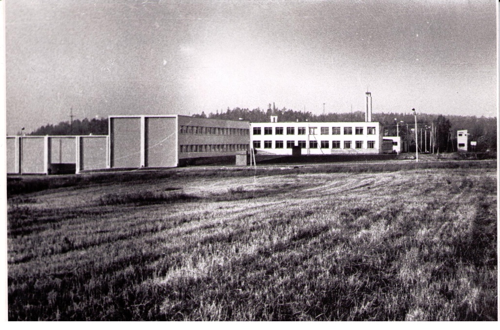 Iisaku keskkooli juurdeehitus, 1976.a