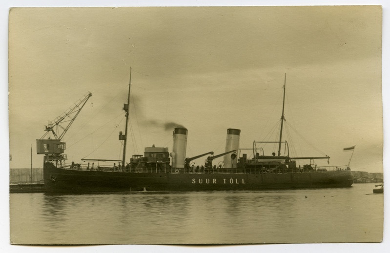 Aurulaev "Suur Tõll" sadamas