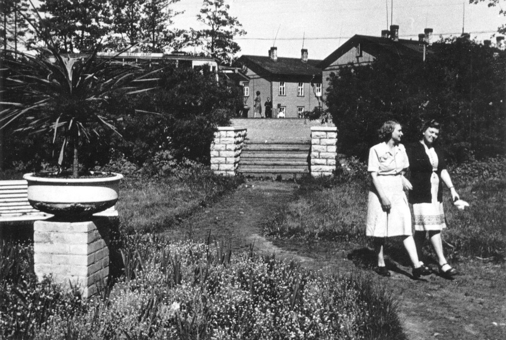Garden at Professorskülas (Süsta and Kopli tn corner). End of the 1930s