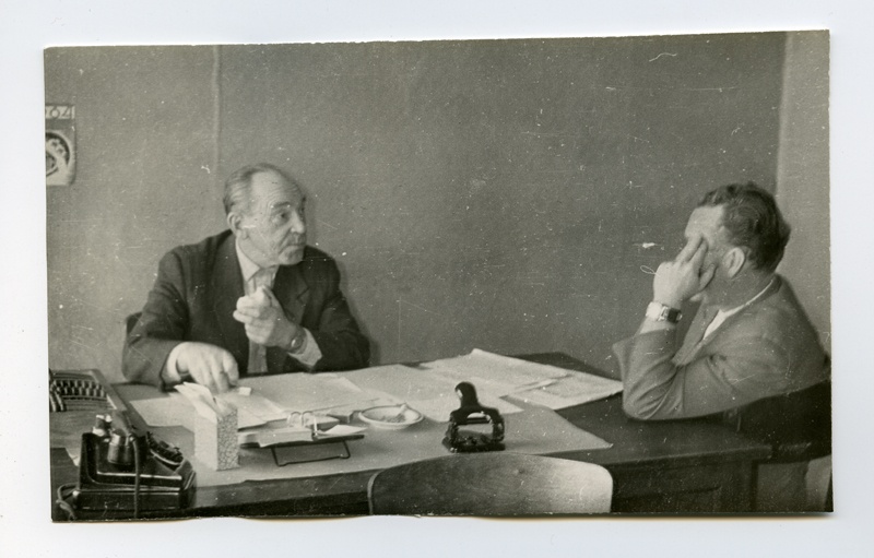Tallinna Kalakombinaadi plaaniosakonna juhataja Mart Vahemaa oma kabinetis.
1966