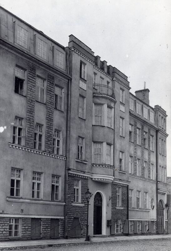 K. Mauritzi üürimaja Tallinnas Kreutzwaldi 12. Arhitektid Karl Burman, Artur Perna