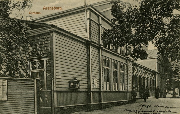 Kuressaare kuursaal, hoone vaade piki esifassaadi. Arhitekt C. Lorenzen