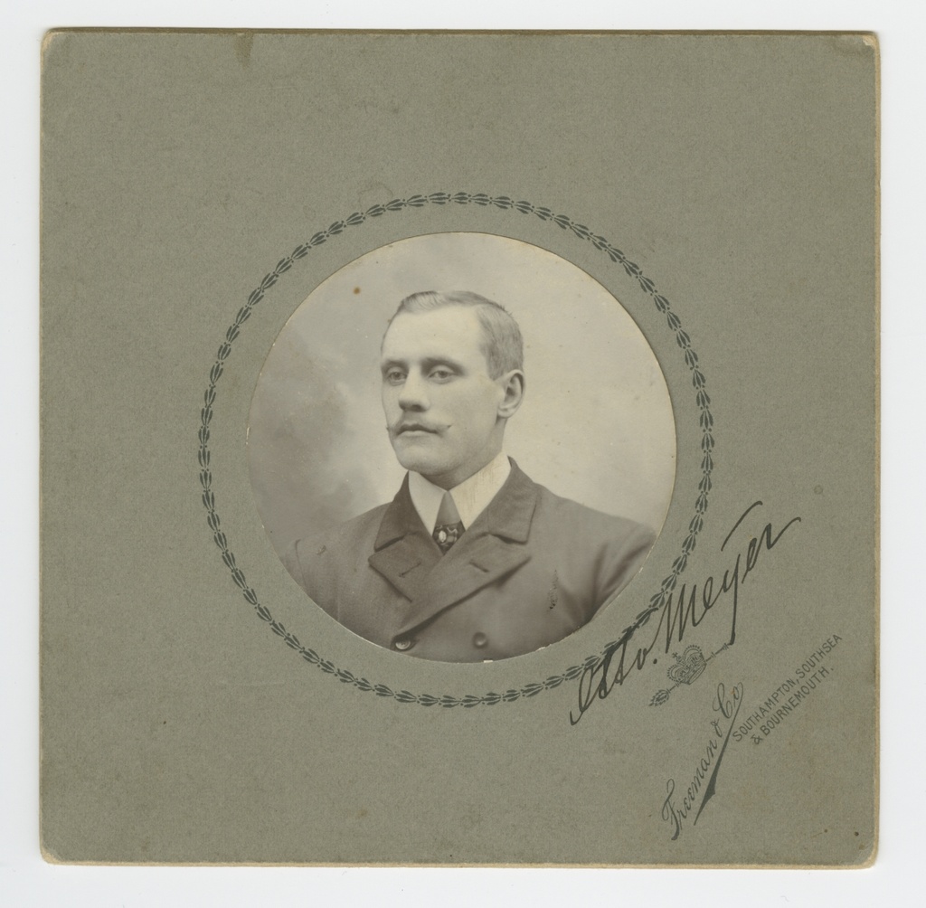 Otto Meyer. Portreefoto