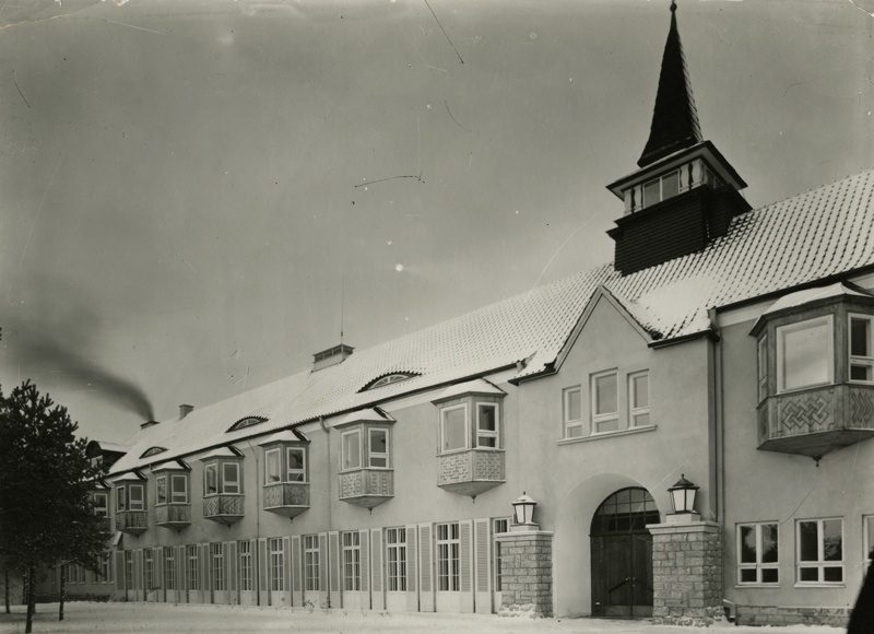 Kose-Lükati vabaõhukool, peahoone vaade. Arhitekt Konstantin Bölau
