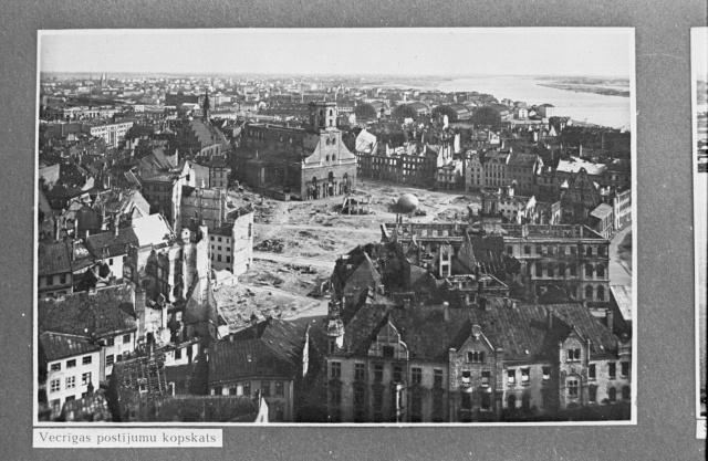 Riia. Sõjaaegsete purustustega Riia foto.