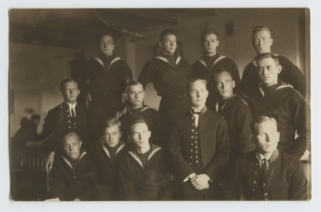 Kõrgema Sõjakooli mereväeohvitseride III lennu kadetid õpperuumides 1925-1926.a.