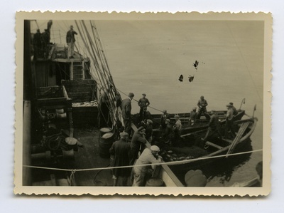 Aurulaev "Harjurand" heeringapüügil  duplicate photo