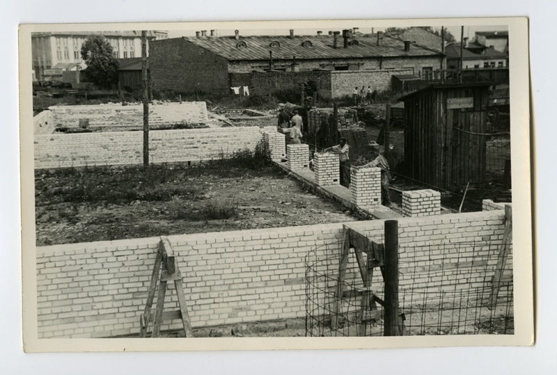 Saksa sõjavangid ehitamas Eesti Merelaevanduse elamut Tallinnas Petrooleumi(?) tänaval