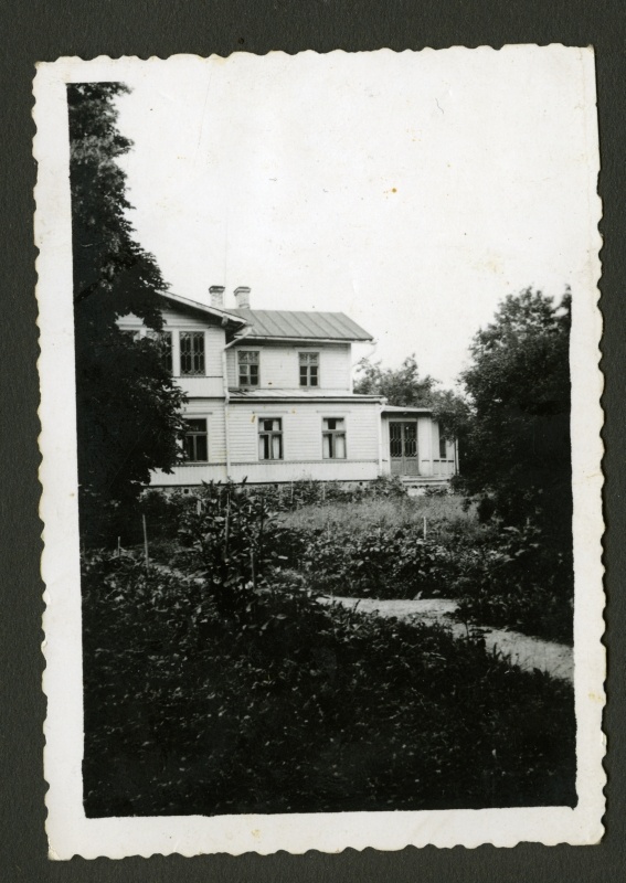 Mõisahoone.