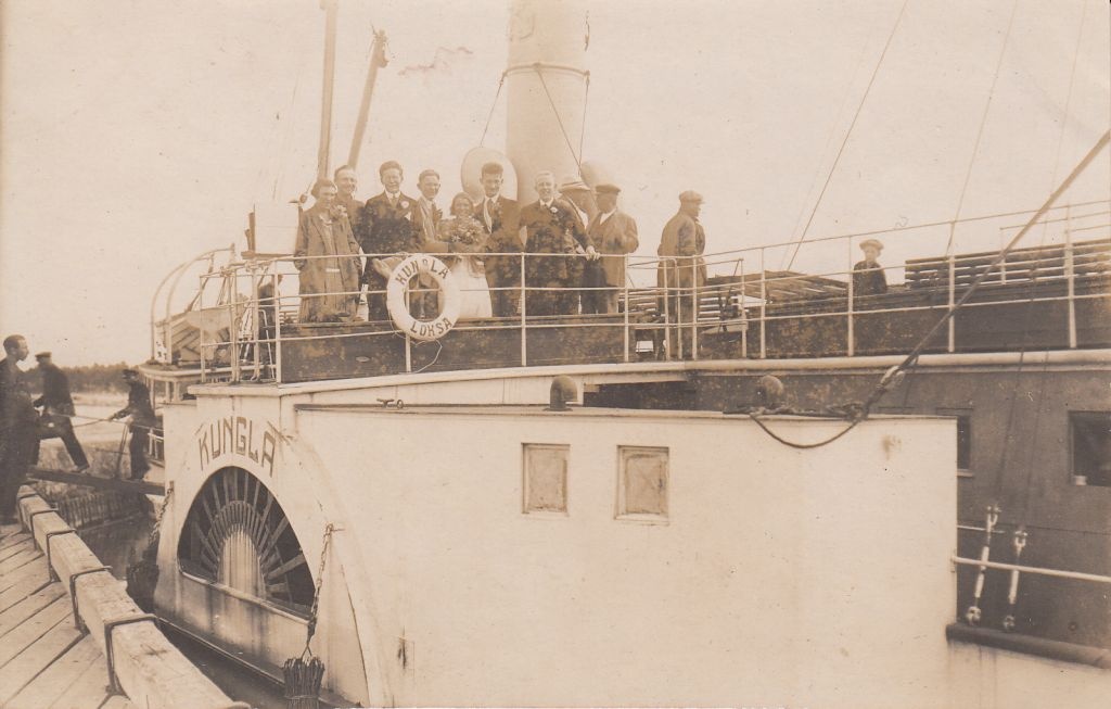 Ratasaurik "Kungla" Loksa sadamas