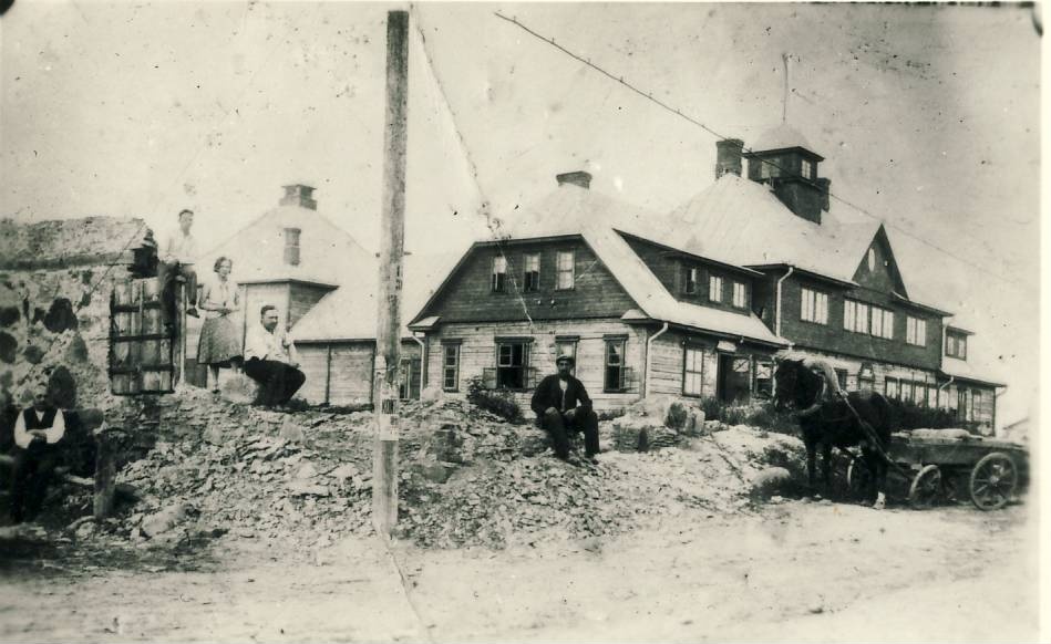 Kadrina haridusseltsi maja ehitusel