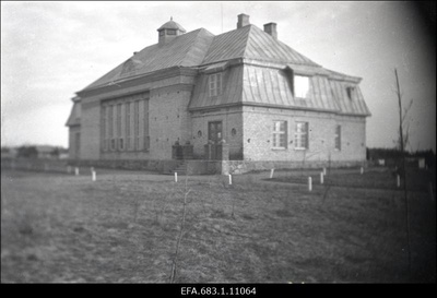Saku vallamaja-koolimaja-rahvamaja.  similar photo