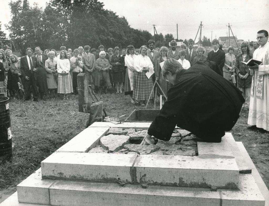 Lüganuse, nurgakivi Vabadussõjas langenute mälestussambale