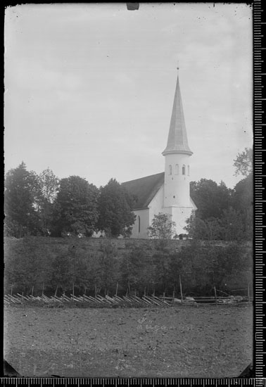 Lüganuse kirik