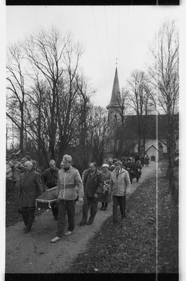 Matused Lüganusel; matuserongkäik  similar photo