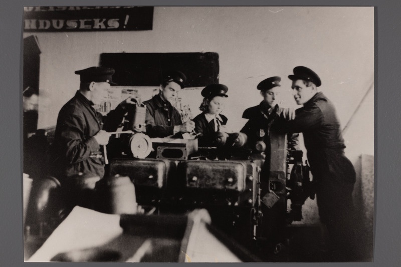 Kingissepa Põllumajanduse Mehhaniseerimise Tööstuskool nr. 2 laboritööd 1954.a.