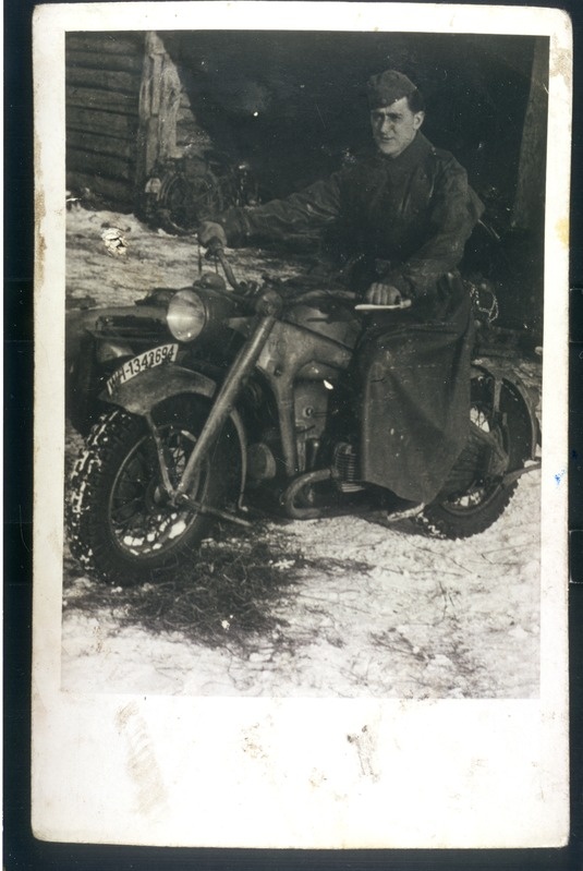 Kurt Vetter mootorrattaga.