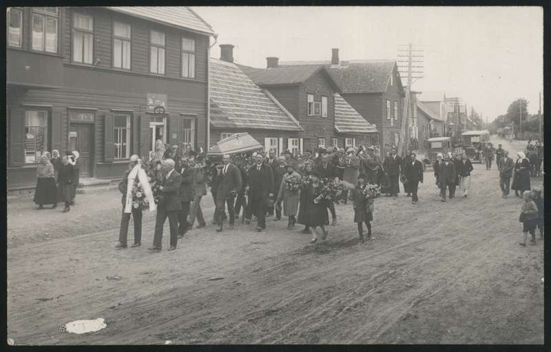 fotopostkaart, Halliste khk, Abja-Paluoja, Pärnu tee, matuserongkäik, turuplats, u 1935