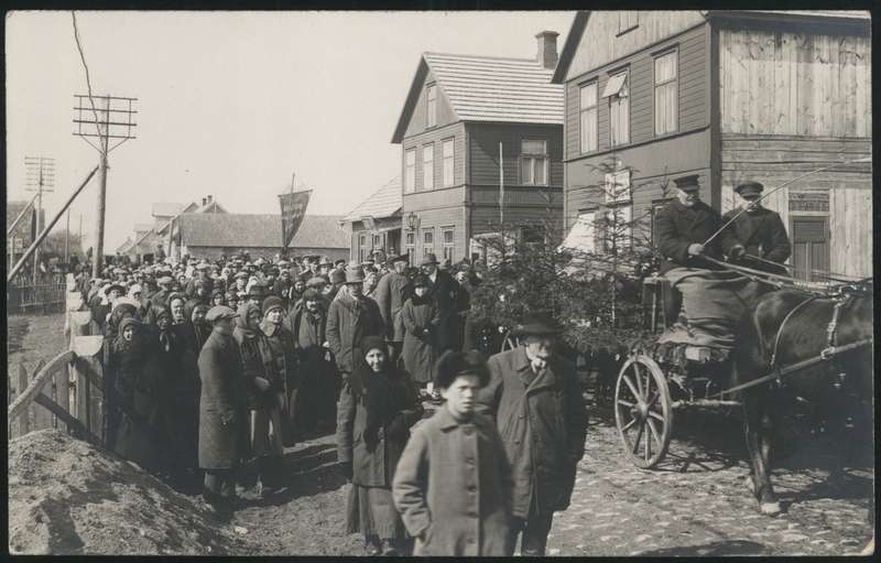 fotopostkaart, Halliste khk, Abja-Paluoja, Pärnu tee, matuserong (von Stackelberg? 1927), u 1930