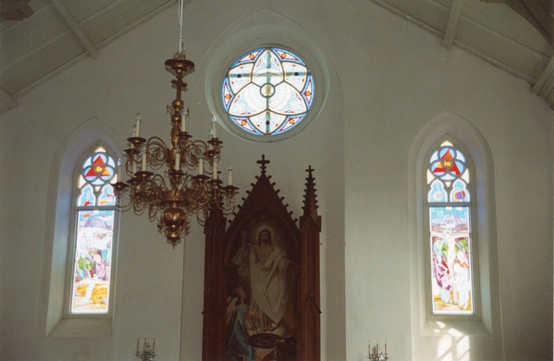 Iisaku kiriku sisevaade, altar
