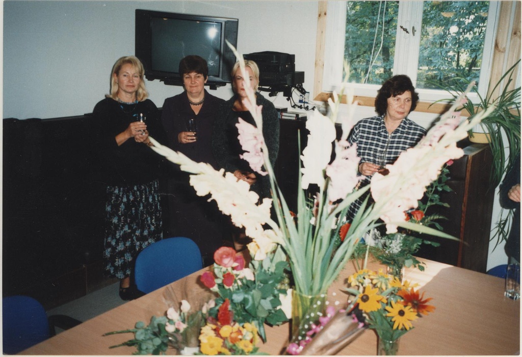 Restauraator S. Rebaste 50. ja raamatukoguhoidja M. Lankotsa 53.sünnipäev 18.09.1999.a.