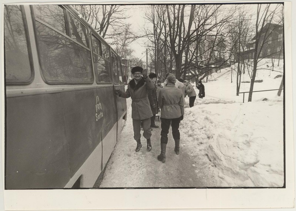 Vastlapäev Kassitoomel 23.02.1982.a. Muuseumi maja ees