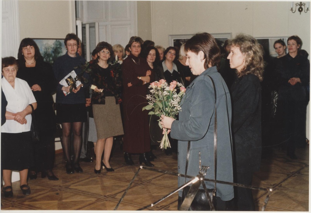 Muuseumi 60. juubel. 17.11.2000. Õnnitleb Sirje Helme.