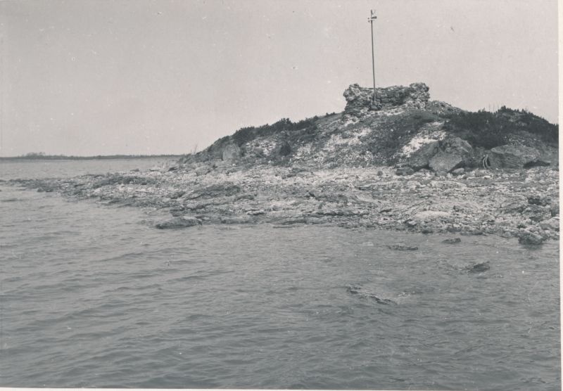 Foto. Virtsu vasallilinnuse varemed. Ca XIV saj, hävitatud ca XVI saj.