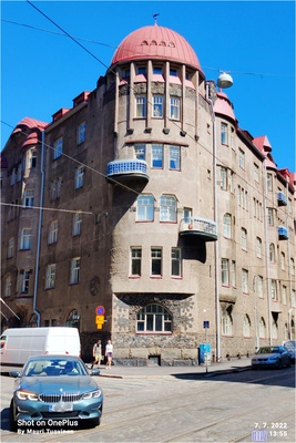 Kapteeninkatu 11 - Tehtaankatu 9. Usko Nyströmin suunnittelema "Schalinin talo" vuodelta 1902. rephoto