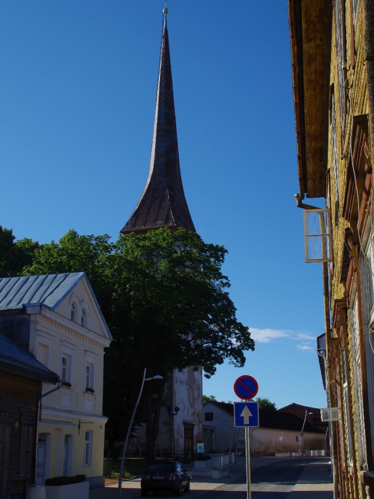 Pikk and Trinity church - Lutheran Trinity church in Rakvere along Pikk street. rephoto