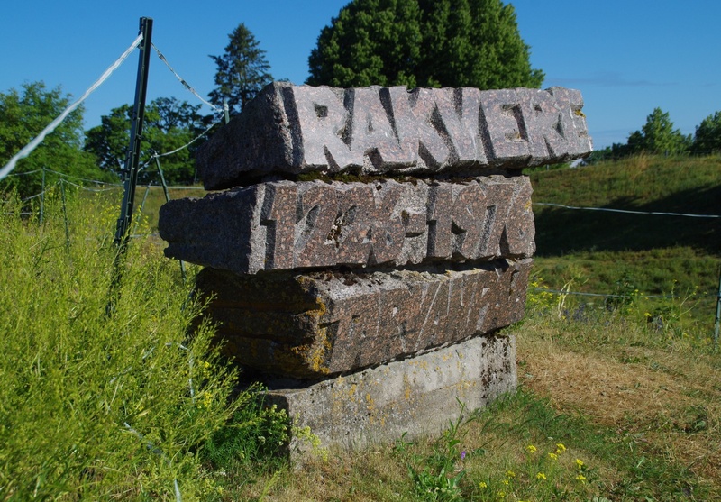 Rakvere, mälestuskivi Vallimäel rephoto